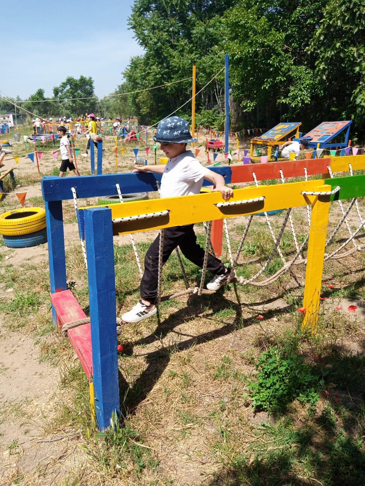 Sakarya - çocuklar bahçede